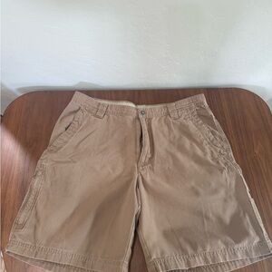 Columbia Men's Tan Outdoor Cargo style Shorts